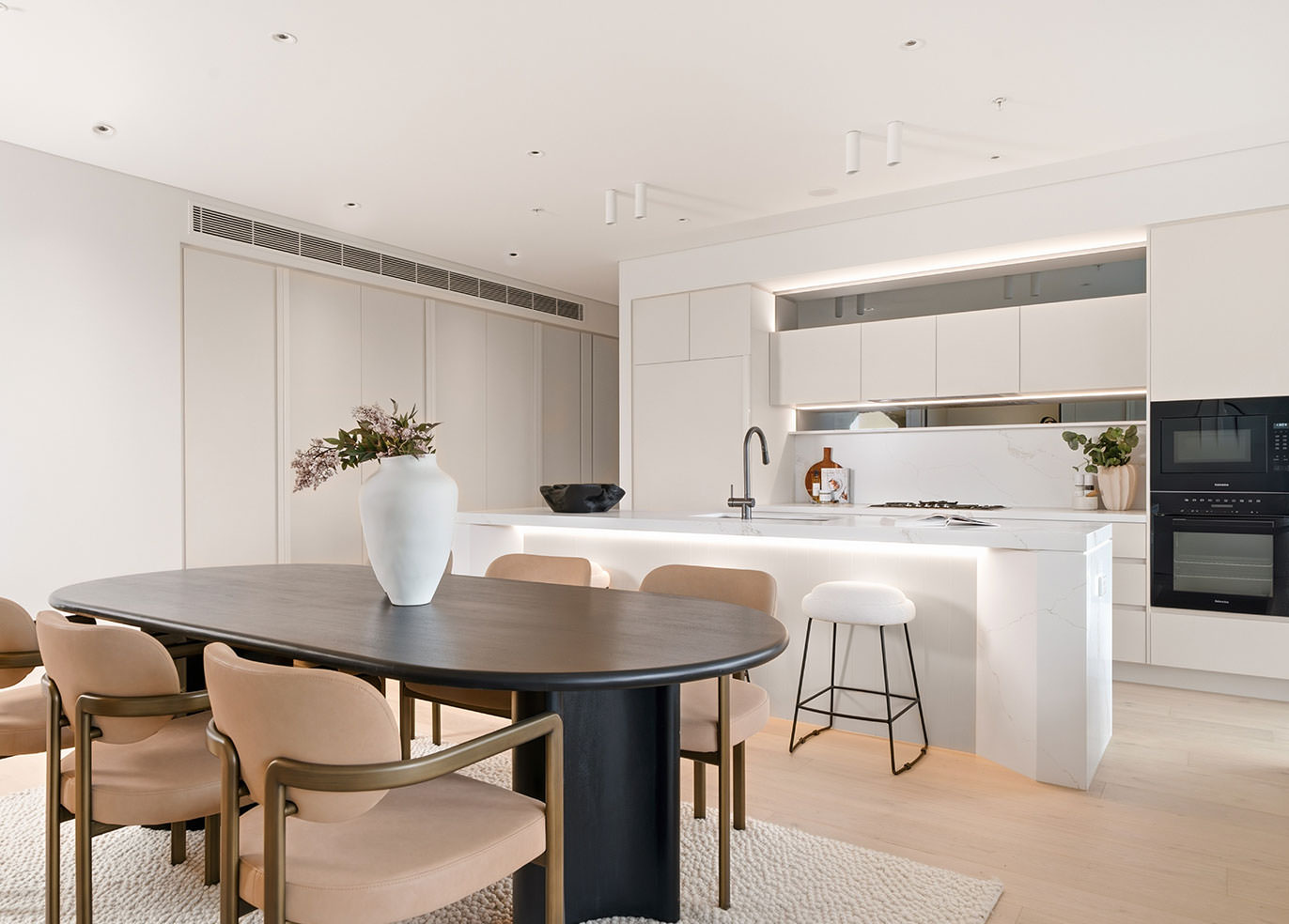 Audrey-St-Leonards-TiffanyCollection-kithcen-5